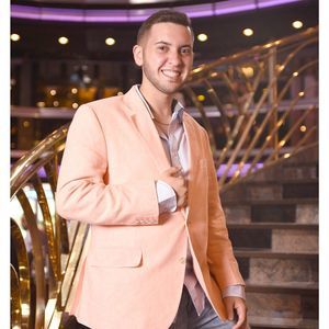 Meet your Posher, Lemuel